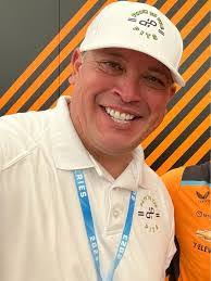 Robert Muela's Instagram, Twitter & Facebook