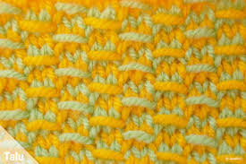 Lesen sie in unserer anleitung, wie sie vorgehen müssen, damit das muster gelingt. Webmuster Stricken Einfarbige Und Zweifarbige Anleitung Talu De