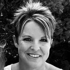 Lisa Rodgers's Instagram, Twitter & Facebook