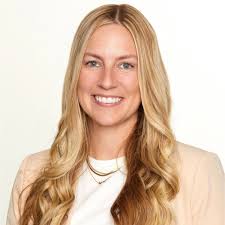 Amy Raimondi's Instagram, Twitter & Facebook