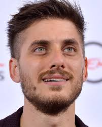 He is best known for the roles of guido in every blessed day (2012), cesare in don't be bad (2015), the gipsy in they call me jeeg (2016), the title character of martin eden (2019) and nicky in the old guard (2020). Luca Marinelli Biografia Film Vita Privata E Curiosita
