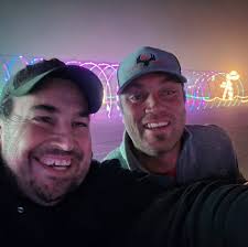 Please suggest some breakfast spots in Struisbaai for this coming Sunday