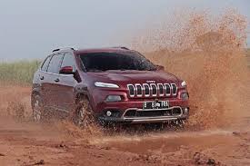 Either the front two wheels (front wheel drive) or the hind two wheels (rear wheel drive) will propel the car forward or backward. Apa Sih Awd 4wd Sama 2wd Itu Begini Penjelasannya Gridoto Com