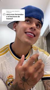 Replying to @Lucho Zapata A quien me parezco🤔#justincarpio #xyzbca #fypシ  #viral #latino #parati