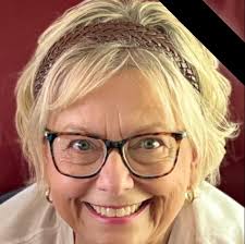 ☆•♥• Delicious Red Velvet Cheesecake Recipe! •♥•☆  http://saorganics.com/red-velvet-cheesecake/