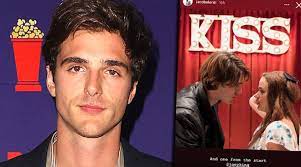May 18, 2021 · before elordi struck up a romance with gerber, he was in a relationship with his kissing booth costar joey king for around a year. 0r6lowjipcb2sm