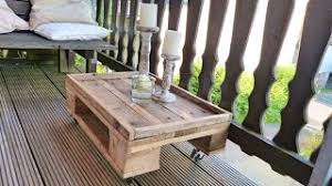 Europaletten tisch design couchtisch aus europaletten in vintage style möbel. Tisch Selber Bauen Aus Paletten Youtube