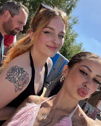 🫶🏻👯‍♀️