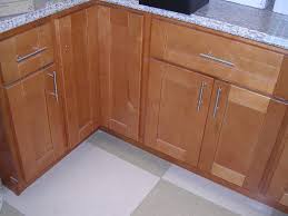 Rta Cabinet Broker 1r Honey Maple Shaker 908 Kitchen Cabinets Shaker Style Kitchens Shaker Style Kitchen Cabinets Shaker Kitchen Cabinets