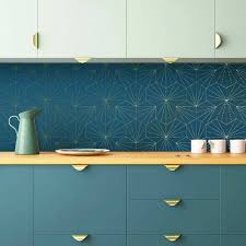 Papermint Decoration Murale Sur Instagram Tiles Bleu Petrole Dore Papier Peint Intisse Dispon In 2020 Art Deco Kitchen Table Kitchen Wall Decor Art Deco Kitchen