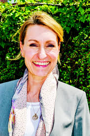 Von altersvorsorge über girokonto bis versicherung: Anderung Im Vorstand Stefanie Salata Verlasst Die Volksbank Luneburger Heide Buchholz