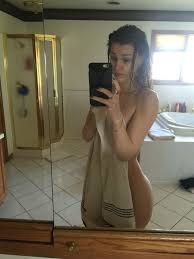 Fresh Out The Shower Desnudos
