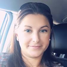 Danielle Holloway (@epicmrsholloway)