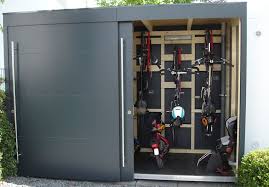 Gardomo Bikebox Mit Praktischen Fahrradhaltern An Der Wand Design Gartenhaus Gartenhaus Gartenschrank