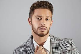 RUGGERO presenta su personal primer álbum de estudio, que lleva su nombre  propio como título -