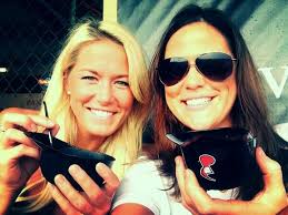 Olivia Lyons (@onlyons)