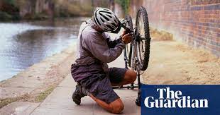Applying and checking the patch dab a small amount of glue on the hole, then evenly spread a thin layer of glue around it, covering an area at least as large as the patch. Cycling How To Fix A Puncture Even If You Don T Have The Right Tools Cycling The Guardian