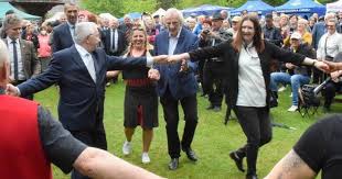 Ryszard iwon terlecki (born september 2, 1949) is a polish politician, the parliamentary caucus head of the law and justice party. Ryszard Terlecki Dances And Sings Pis Politicians At The Festival In Tokarnia