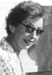 Allende, whose works sometimes contain aspects of the genre magical realism, is known for novels such as the house of the spirits (la casa de los espíritus, 1982) and city of the beasts (la ciudad de las bestias, 2002). Biografia De Isabel Allende Su Vida Historia Bio Resumida
