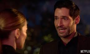 TROUBLE IN PARADISE FOR DECKERSTAR?!