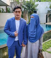 We did not find results for: Foto Natta Reza Sahabat Rey Mbayang Dan Istrinya Yang Bercadar Nggak Kenal Langsung Ajak Nikah Setelah Fotonya Di Ig Di Like Kapanlagi Com