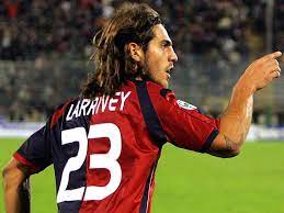 Larrivey è stato firmato da italiano di serie a lato cagliari nel giugno 2007 su un contratto di 4 anni. Joaquin Larrivey Cannot Wait For Colon Debut Goal Com