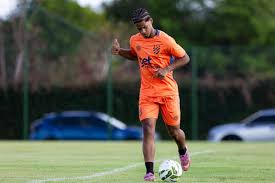 Sport confirma ausência de Zé Lucas contra o Decisão e cita sondagens recebidas por jovens do sub-20