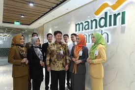 Pt bank mandiri (persero) tbk or bank mandiri, headquartered in jakarta, is the largest bank in indonesia in terms of assets, loans and deposits. Mandiri Syariah Perkenalkan Seragam Baru Front Liners Infobanknews