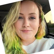 Cassandra Cowley's Instagram, Twitter & Facebook