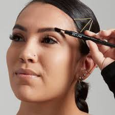 It will easily and without any problems help in contouring the eyebrows, filling them with color and styling. Fill Fluff Clear Eyebrow Pomade Pencil Nyx Professional Makeup