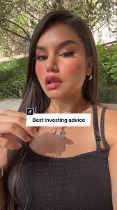 Stacy Bloom's Instagram, Twitter & Facebook