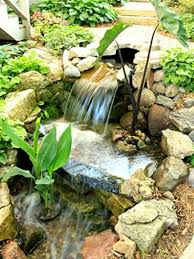 La marque allemande ubbink creee en 1896 vous apporte les solutions necessaires pour vos creations de bassins ou vos ambiances decoratives aquatiques. Cascade Et Fontaine De Jardin 69 Deco Pour Les Moments De Relaxe Archzine Fr