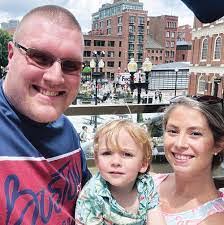 Amy Streeper's Instagram, Twitter & Facebook