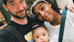 History in the making, she wrote in the caption as little olympia gave each racquet a smash test! Wegen Wimbledon Serena Williams Verpasst Erste Schritte Von Tochter Alexis Olympia