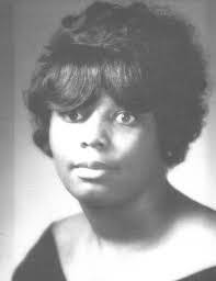 Rochelle Mayes's Instagram, Twitter & Facebook