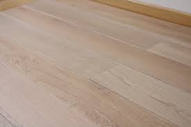 Couche d usure parquet contrecollé. Nouveautes Parquets Easiklip Chene Clair Lames Larges