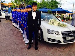 Lê công vinh, (còn được biết đến với biệt danh cv9) sinh ngày 10 tháng 12 năm 1985, là một huyền thoại bóng đá đông nam á, cựu cầu thủ bóng đá việt nam từng thi đấu cho các câu lạc bộ sông lam nghệ an, hà nội t&t, leixoes s.c, hà nội acb, consadole sapporo. Nhá»¯ng Khoáº£nh Kháº¯c Ä'áº¹p Táº¡i Ä'am CÆ°á»›i Thá»§y Tien Va Cong Vinh