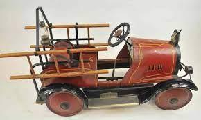 Gendron Hose Reel Pedal Truck C 1926 Pressed Steel And Painted In Classic Red Colors This Very Fine Example Has L Toy Pedal Cars Pedal Cars Vintage Pedal Cars
