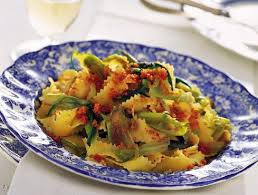 Una focaccia sfiziosa in cui la dolcezza dello stracchino si sposa con l'amarognola croccantezza delle puntarelle appena condite. 10 Ricette Crude E Cotte Con Le Puntarelle Sale Pepe