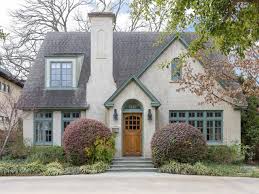 Modern cottage french cottage modern farmhouse french farmhouse french country style at home cottage exterior colors white houses house goals. 3647 University Boulevard Dallas Tx Trulia Cottage House Exterior Cottage Style Homes House Exterior
