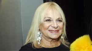 Η άννα φόνσου μετά και τη βράβευσή της από την ακαδημία αθηνών, σε μια κουβέντα για το μεγάλο έργο της ζωής της που αφορά τους άπορους άννα φόνσου. Sto Spiti Ths Anarrwnei H Anna Fonsoy Meta To Lipo8ymiko Epeisodio Sth Skhnh Toy Dhmotikoy 8eatroy Peiraia