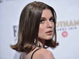 Fun Facts About Julia Fox You Should Know, Including Her Art Background