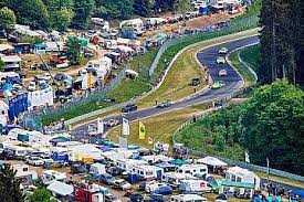 Der mini, das kult auto, wird und wurde sehr erfolgreich in den verschiedensten rennserien auf der ganzen welt eingesetzt. Nurburgring Rustet Sich Mit Vollgas Fur Das 24h Rennen 24h Nurburgring Motorsport Xl