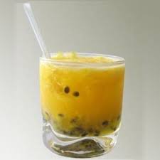 Caipirinha De Maracuja Com Leite Condensado No Liquidificador Caipirinha De Maracuja Receita Receitas Drinks Receitas E Receitas De Bebidas