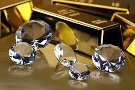 Again we'll pick a number that's easy to work with and say the average cost per carat is $5000. Gold Vs Diamond Which Is More Expensive Luxury Viewer