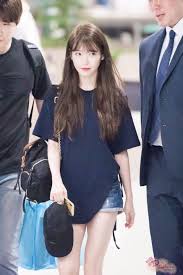 Iu S Traditional Long Hair Style Can Be Seen In This Fan Photo How To Style Bangs Korean Bangs Hairstyle Long Hair With Bangs