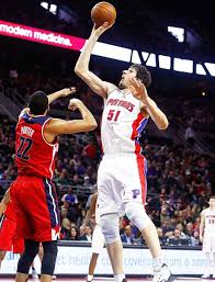 Muresan, like bol, was a productive center as well as being one of the tallest to ever play the game. Tallest Nba Players Ever Athlonsports Com Expert Predictions Picks And Previews