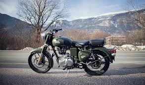 This electronic fuel injection engine is capable of producing a max power output of 27.2bhp @ 5250rpm and a massive peak torque 41.3nm of torque @ 4000rpm. Royal Enfield Classic 500 Efi Military Motorbar Motorrader Und Automobile Handelsgesellschaft M B H