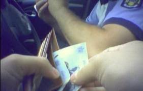 Imi venea randul si ma rugam sa trec cu bine peste. Cu Sau FÄƒrÄƒ SpagÄƒ Peripetii La Scoala De Soferi Si In Trafic