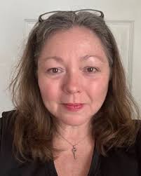 Mary Thorp's Instagram, Twitter & Facebook